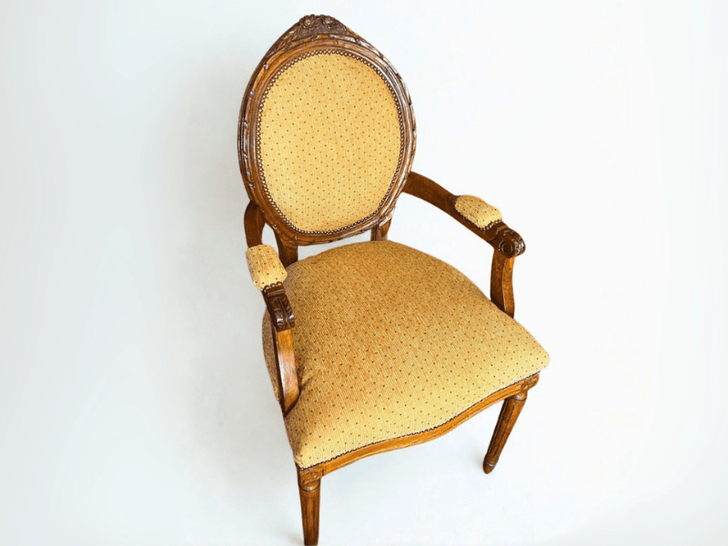 Silla Ovalada Tallada a Mano
