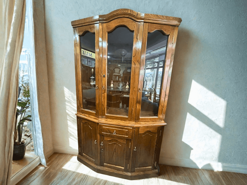 Vitrina Restaurada en Madera Noble